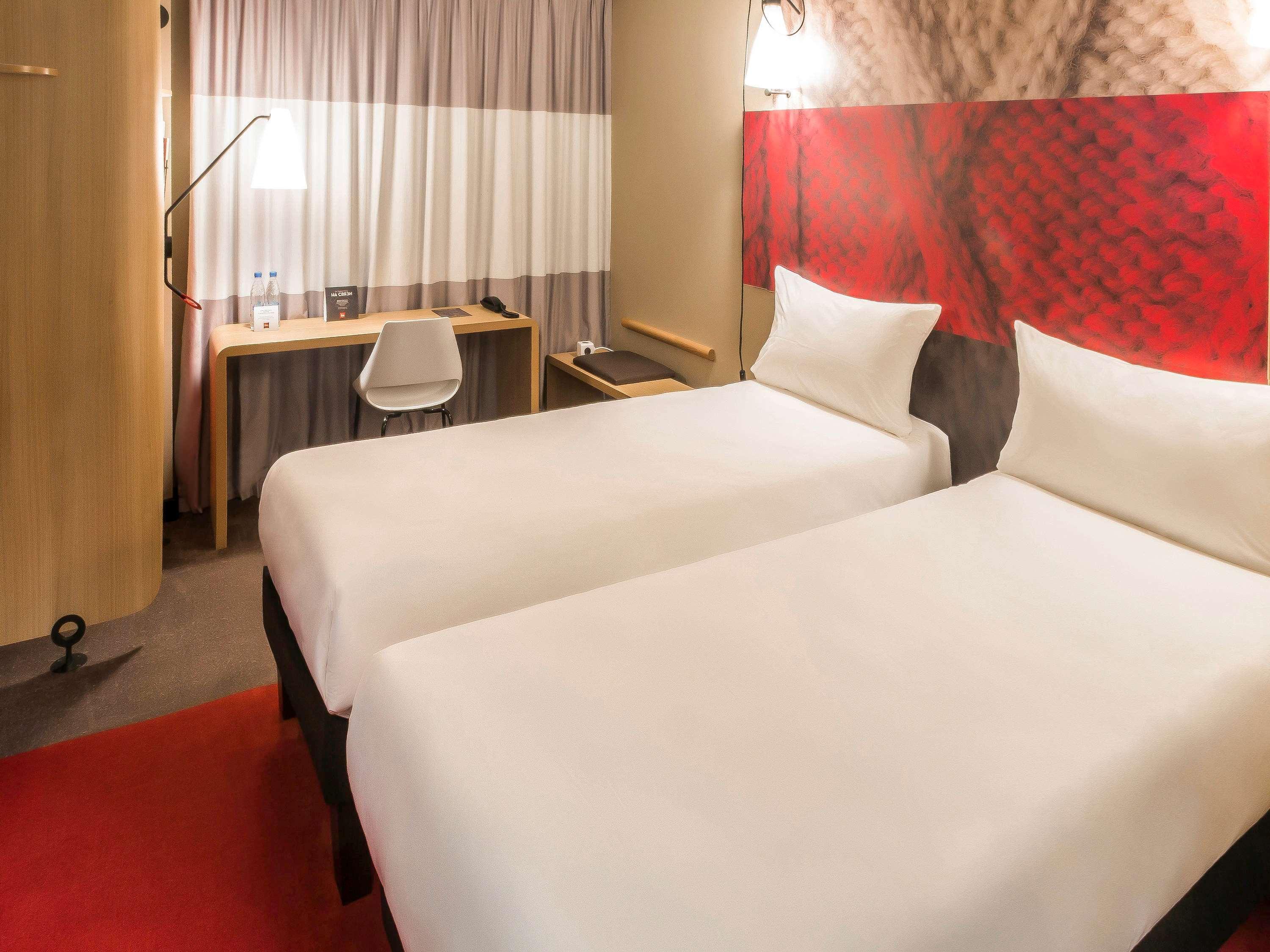 Ibis London Stratford Hotel Bagian luar foto