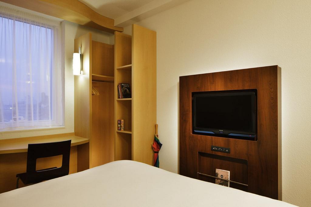 Ibis London Stratford Hotel Bagian luar foto