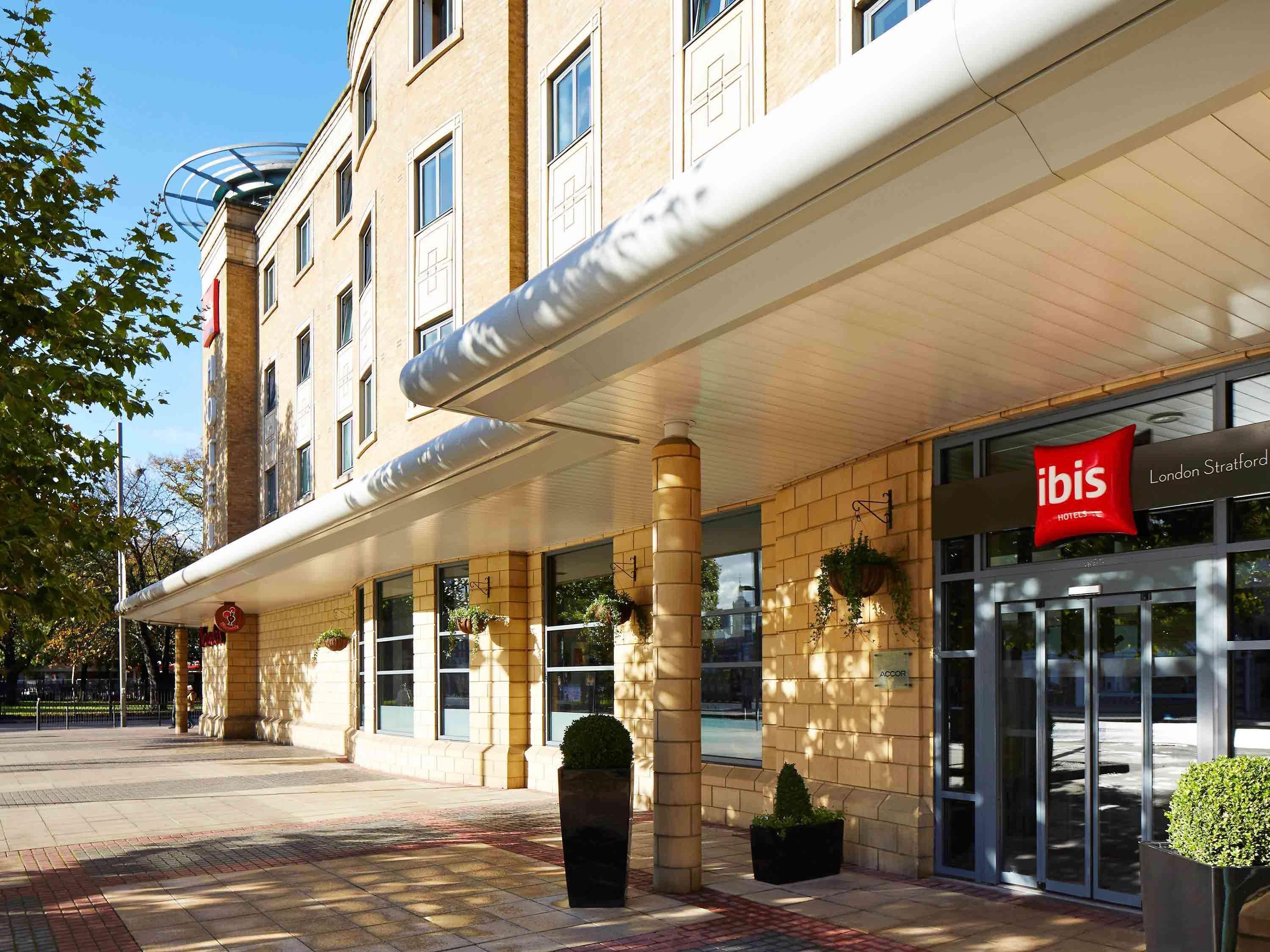 Ibis London Stratford Hotel Bagian luar foto