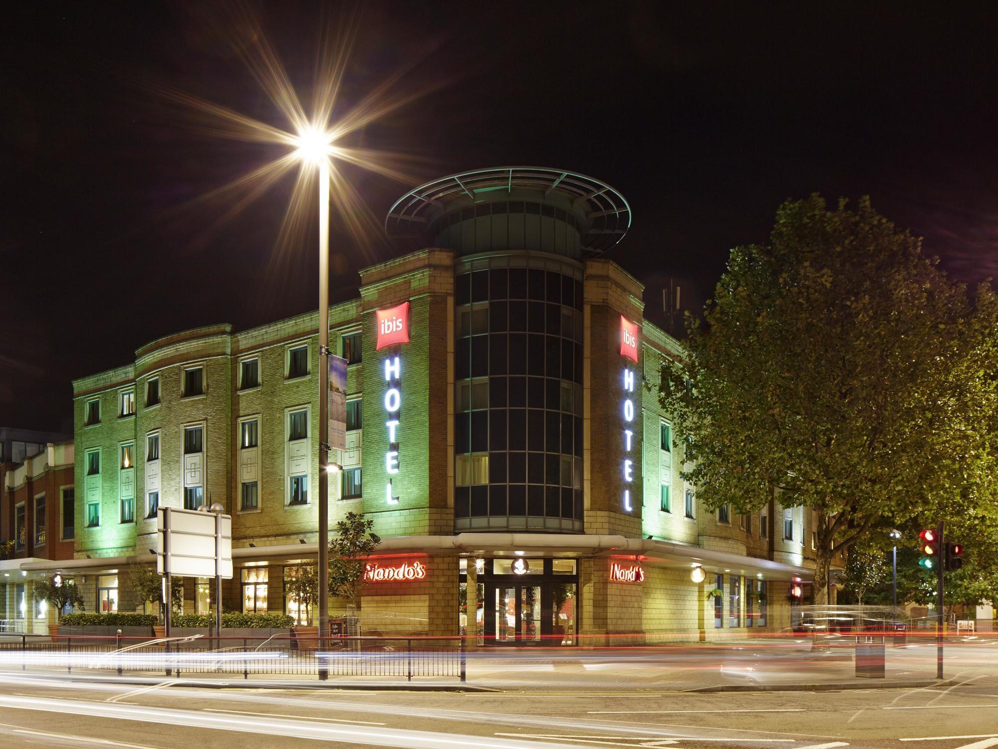 Ibis London Stratford Hotel Bagian luar foto